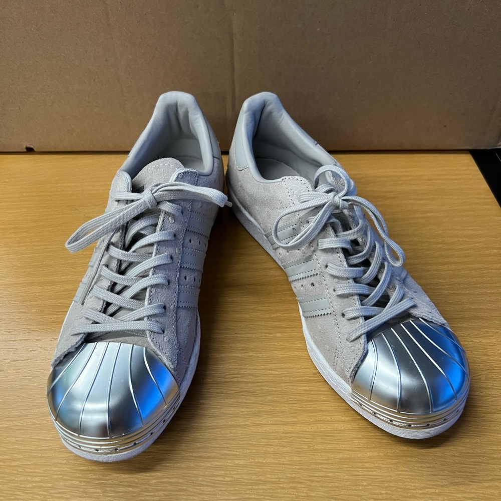 Adidas Superstar US sz 7 but Superstars run large. Like New.